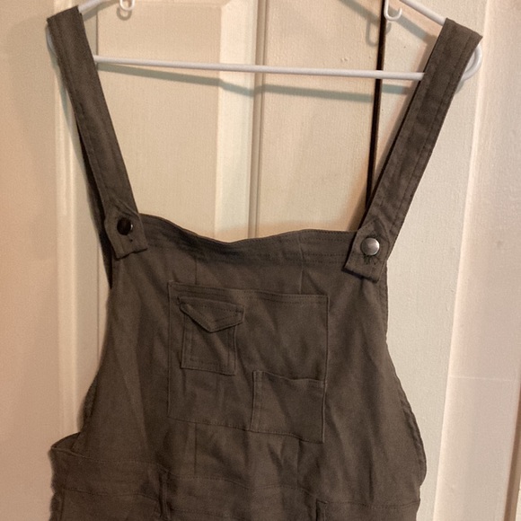 Like an Angel woodsie green colored bib dress NWT size L stretch - Picture 2 of 6